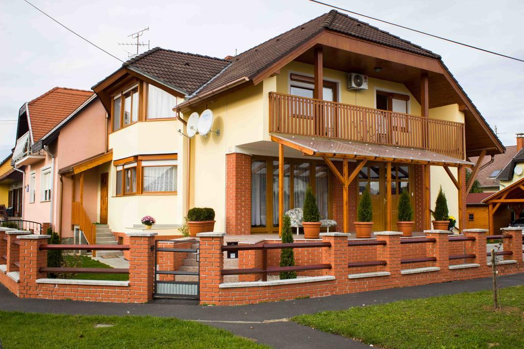 Marina-Bük Apartmanház Oda fotoğraf